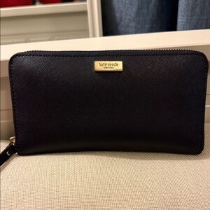 Kate Spade New York Zip-Around Wallet NAVY